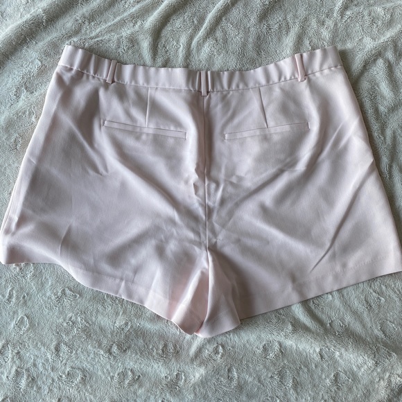 Abercrombie Pink Tailored Shorts, size 36/22 - Picture 2 of 3